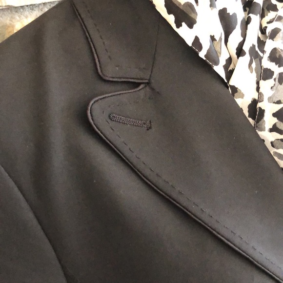 THE LIMITED BLACK FITTED BLAZER…classy! 🌸 6, EUC! - Picture 3 of 12